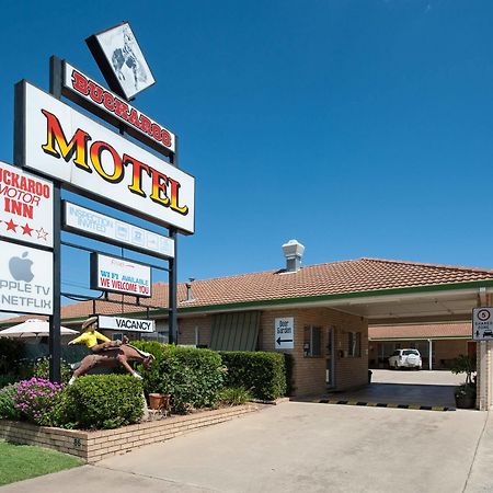 Buckaroo Motor Inn Ворік Екстер'єр фото