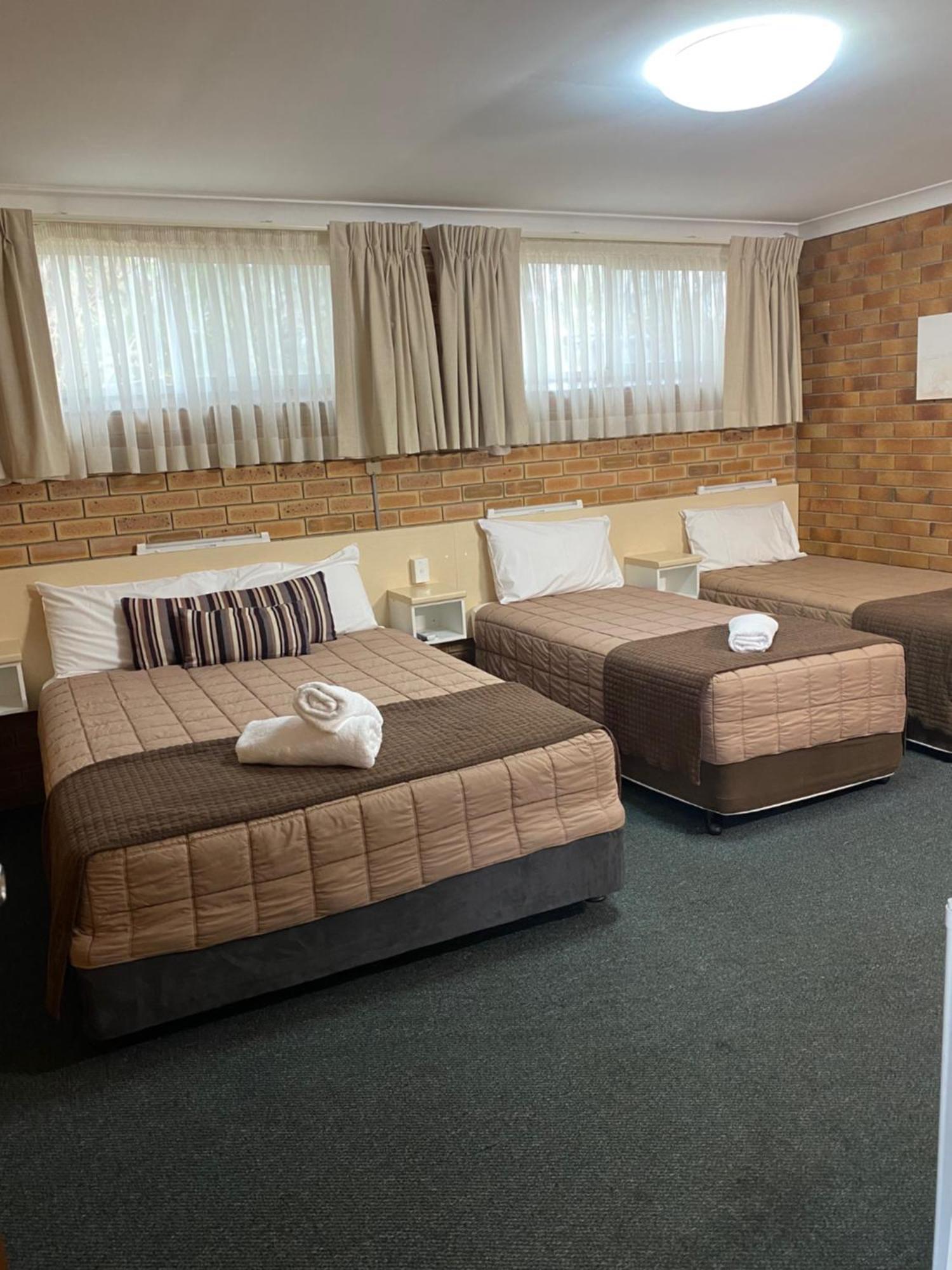 Buckaroo Motor Inn Ворік Екстер'єр фото